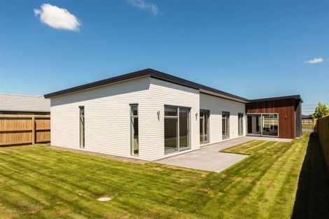 Photo of property in 11 Loch Tanna Way, Broomfield, Christchurch, 8042