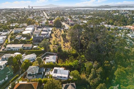 Photo of property in 14b Coroglen Avenue, Birkenhead, Auckland, 0626