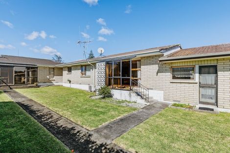 Photo of property in 2/1246 Cameron Road, Gate Pa, Tauranga, 3112