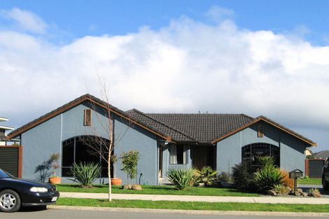 Photo of property in 98 Saint James Drive, Huntington, Hamilton, 3210