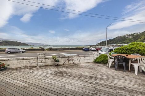 Photo of property in 128 Lyall Parade, Lyall Bay, Wellington, 6022