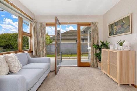 Photo of property in 8 Manor Place, Bryndwr, Christchurch, 8053