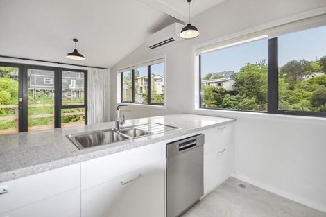 Photo of property in 12 Jacobsen Lane, Ngaio, Wellington, 6035