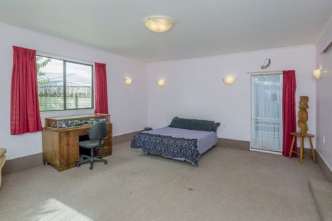 Photo of property in 1-7 Nikau Street, Tokomaru, Palmerston North, 4474