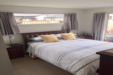 Photo of property in 73 Wattle Drive, New Brighton, Christchurch, 8083