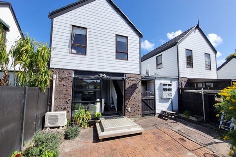 Photo of property in 3/7 Koromiko Street, New Lynn, Auckland, 0600