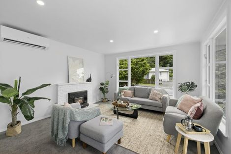 Photo of property in 27 Lees Grove, Wainuiomata, Lower Hutt, 5014