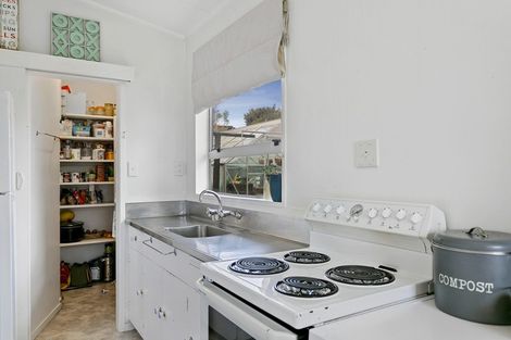 Photo of property in 4 Kereru Street, Two Mile Bay, Taupo, 3330