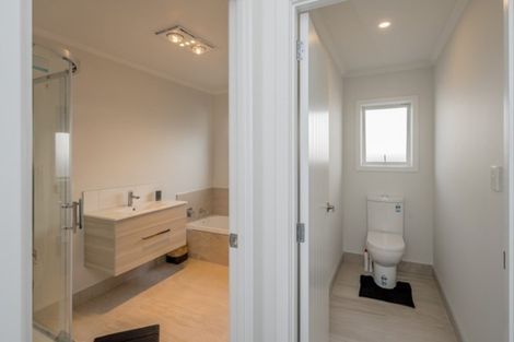 Photo of property in 88 Pohutukawa Drive, Levin, 5571