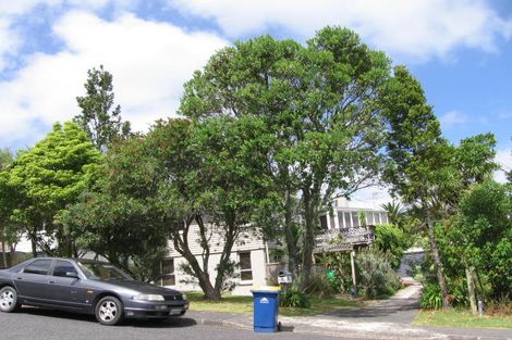Photo of property in 8 Gatman Street, Birkdale, Auckland, 0626