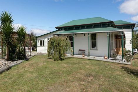 Photo of property in 8 Coulters Line, Kiwitea, Feilding, 4777
