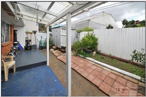 Photo of property in 2/5 Deering Place, Papatoetoe, Auckland, 2025