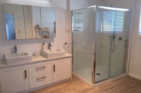 Photo of property in 174 Lakeside Drive, Orewa, 0931