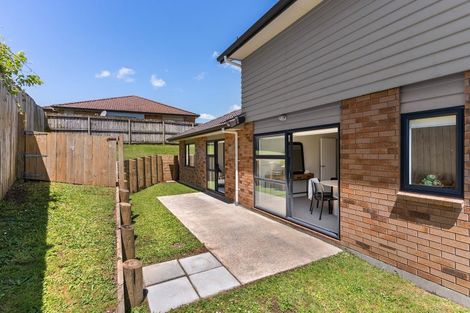 Photo of property in 79 Kirikiri Drive, Papakura, 2110