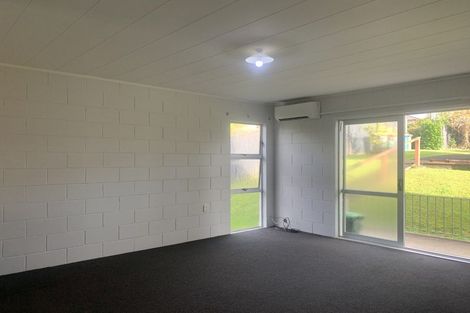 Photo of property in 9 Alston Avenue, Kelston, Auckland, 0602