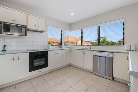 Photo of property in 32 Parkwood Crescent, Gulf Harbour, Whangaparaoa, 0930