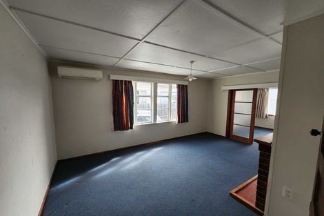 Photo of property in 325 Riccarton Road, Upper Riccarton, Christchurch, 8041