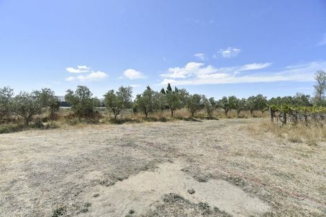 Photo of property in 53 Te Taniwha Road, One Tree Point, 0118