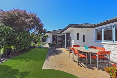 Photo of property in 28 Kensington Drive, Taradale, Napier, 4112