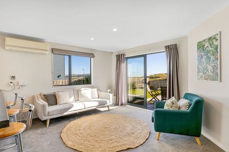 Photo of property in 37 Cedarwood Street, Woodridge, Wellington, 6037