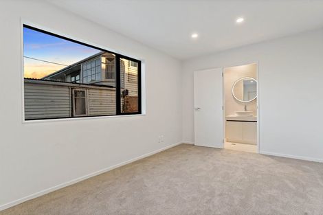Photo of property in 1/16 Binsted Road, New Lynn, Auckland, 0600