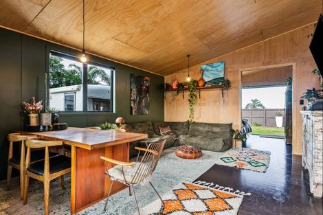 Photo of property in 22 Moana Road, Okitu, Gisborne, 4010