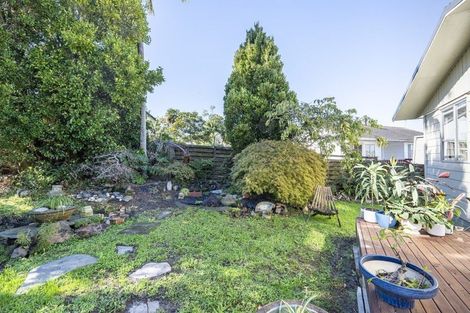 Photo of property in 13 Helleur Road, Massey, Auckland, 0614