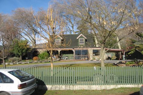 Photo of property in 21 Heuchan Lane, Wanaka, 9305