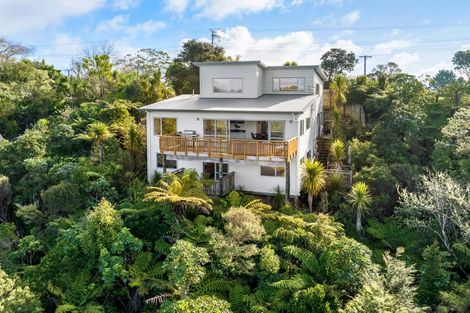 Photo of property in 1100-1102 Scenic Drive North, Swanson, Auckland, 0816