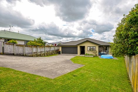 Photo of property in 11 Jordan Way, Kelvin Grove, Palmerston North, 4414
