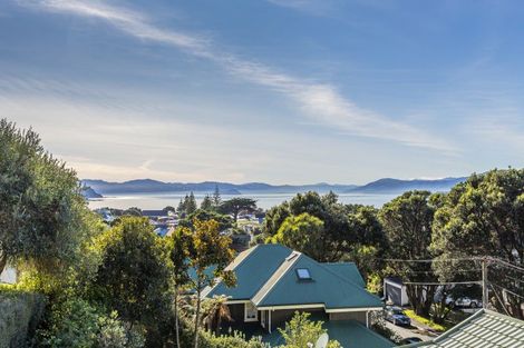 Photo of property in 74 Falkirk Avenue, Seatoun, Wellington, 6022