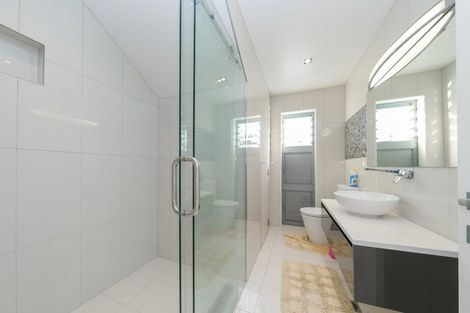 Photo of property in 16 Bucklands Beach Road, Bucklands Beach, Auckland, 2012