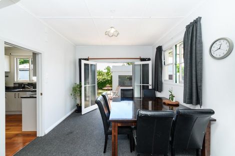 Photo of property in 5 Rangitira Avenue, Palmerston North, 4414