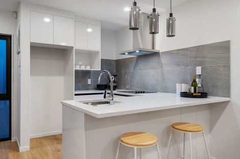 Photo of property in 2/17 Glenburn Place, Papakura, 2110