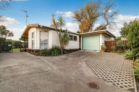 Photo of property in 2/111 Beach Road, Castor Bay, Auckland, 0620