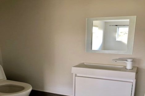 Photo of property in 19 Cheval Drive, Totara Vale, Auckland, 0629