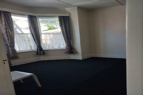 Photo of property in 5 Claremont Grove, Mount Victoria, Wellington, 6011