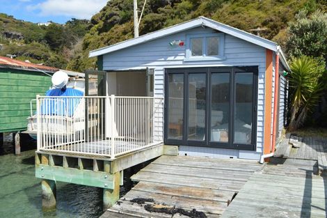 Photo of property in 100 Paremata Road, Paremata, Porirua, 5024