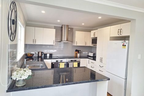 Photo of property in 28 John Street, Trentham, Upper Hutt, 5018