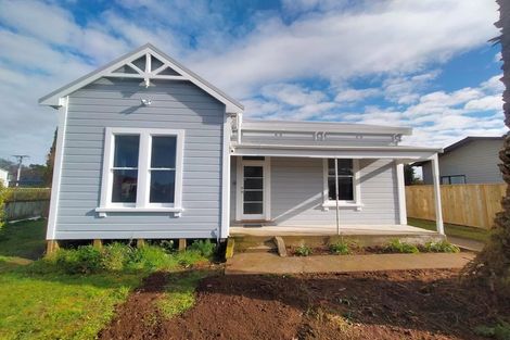 Photo of property in 37 Ross Street, Woodville, 4920