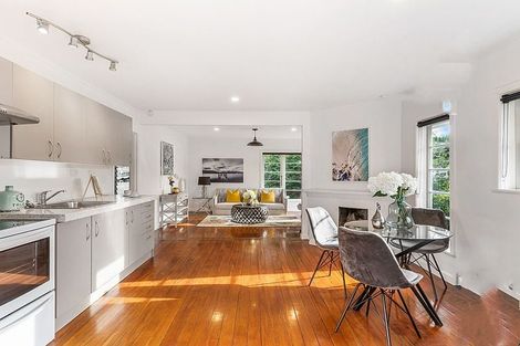 Photo of property in 21 Croydon Road, New Lynn, Auckland, 0600