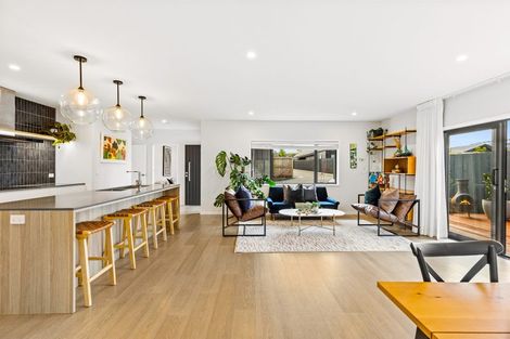 Photo of property in 75 Glenvar Ridge Road, Long Bay, Auckland, 0630