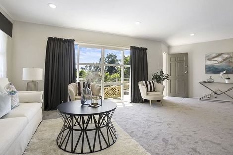 Photo of property in 1/82 Ennis Avenue, Pakuranga Heights, Auckland, 2010