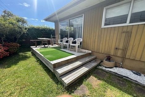 Photo of property in 1a/3 Amberley Avenue, Te Atatu South, Auckland, 0610