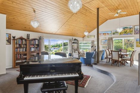 Photo of property in 49 Kakariki Grove, Waikanae, 5036