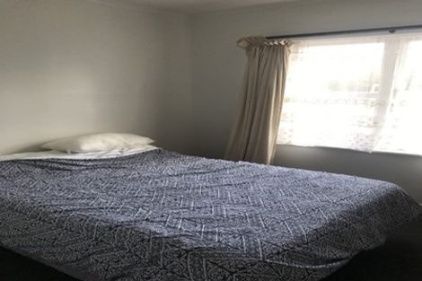 Photo of property in 8 Rollerson Street, Papakura, 2110