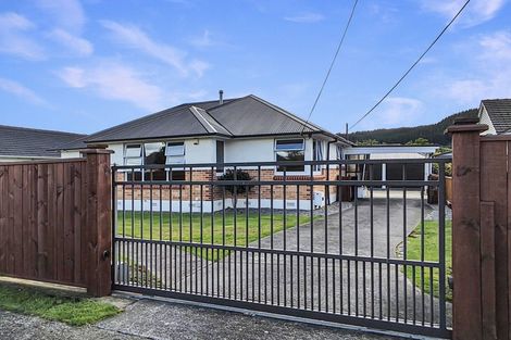 Photo of property in 77 Fraser Crescent, Elderslea, Upper Hutt, 5018