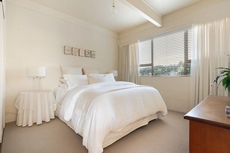 Photo of property in 43 Hinewa Road, Otumoetai, Tauranga, 3110