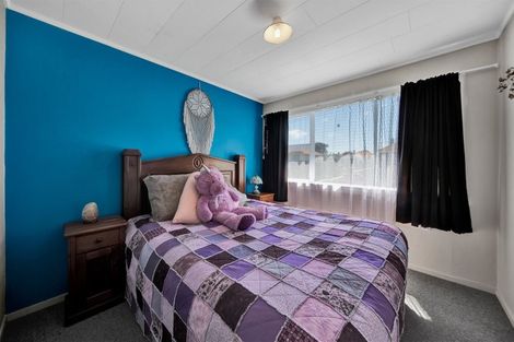 Photo of property in 1 Waihi Road, Hawera, 4610