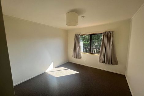 Photo of property in 2/21 Witheford Drive, Bayview, Auckland, 0629